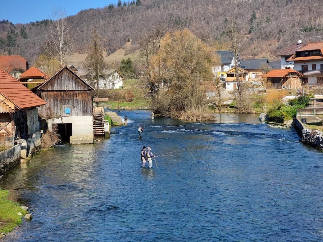 Krka River Lodge Znojile pri Krki Esterno foto