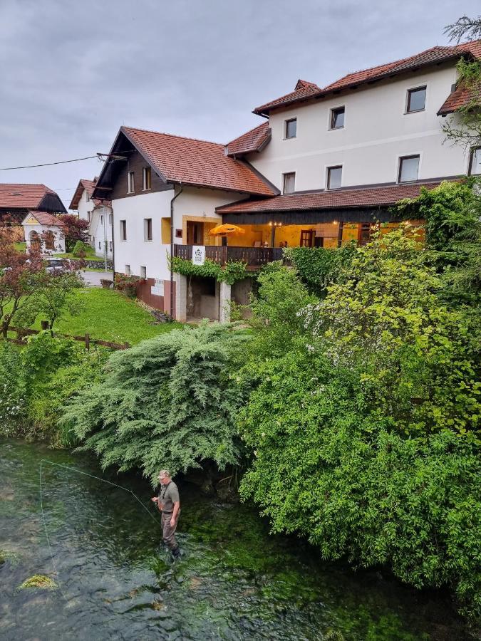 Krka River Lodge Znojile pri Krki Esterno foto