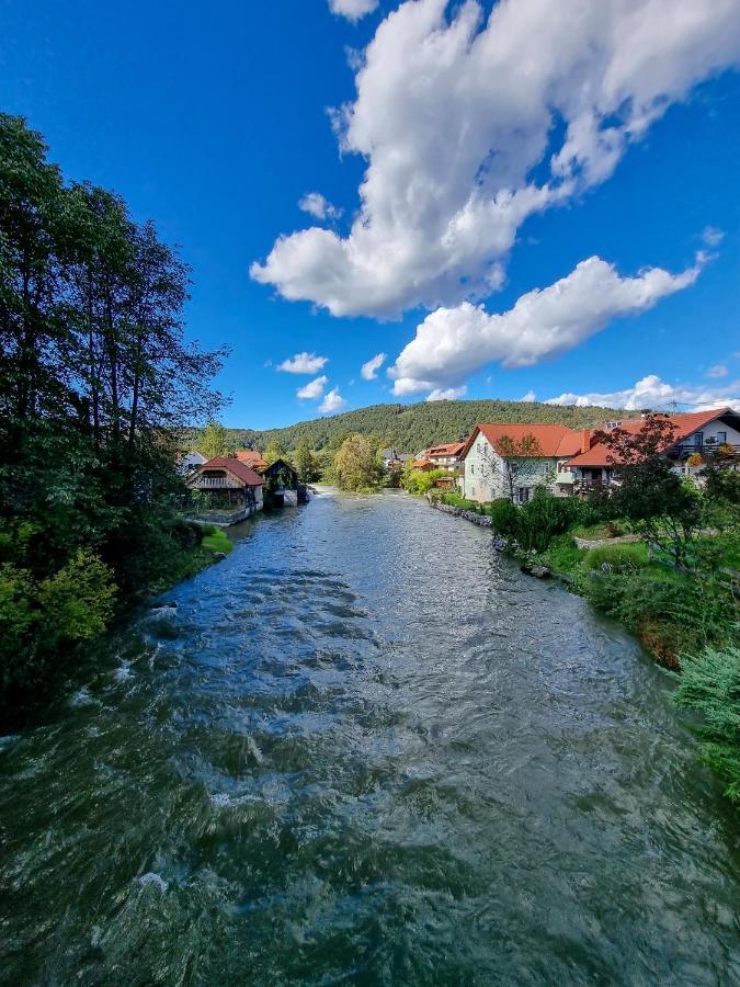 Krka River Lodge Znojile pri Krki Esterno foto